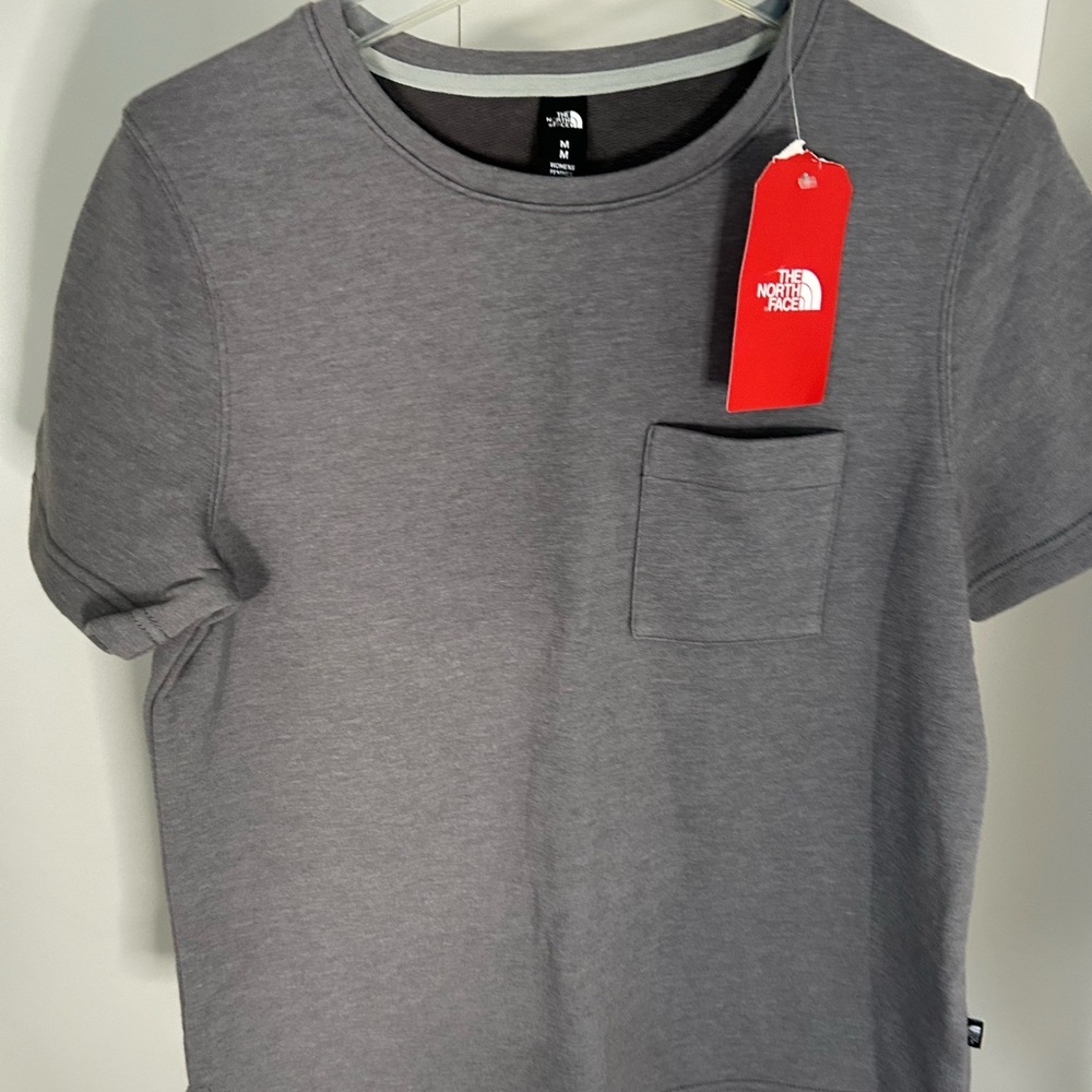 Ladies The North Face Tshirt sweatshirt size medium
